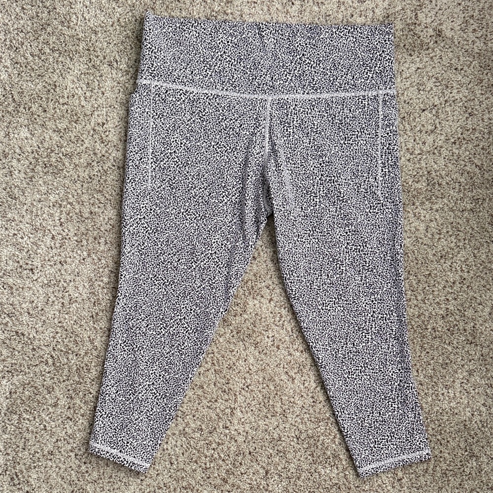Athleta Women’s Speckled Black and White Leggings